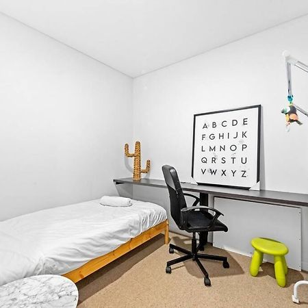 Four Bedroom Apartment With Facilities In Olympic Park ซิดนีย์ ภายนอก รูปภาพ
