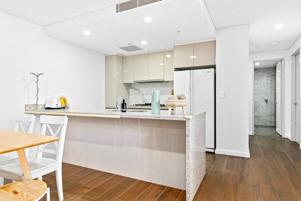 Four Bedroom Apartment With Facilities In Olympic Park ซิดนีย์ ภายนอก รูปภาพ