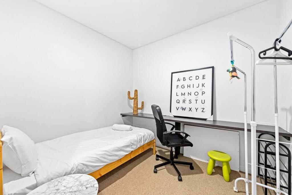 Four Bedroom Apartment With Facilities In Olympic Park ซิดนีย์ ภายนอก รูปภาพ