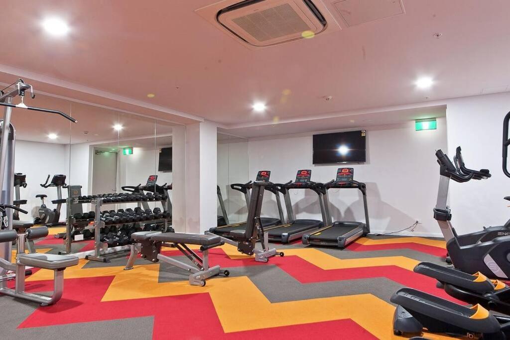 Four Bedroom Apartment With Facilities In Olympic Park ซิดนีย์ ภายนอก รูปภาพ