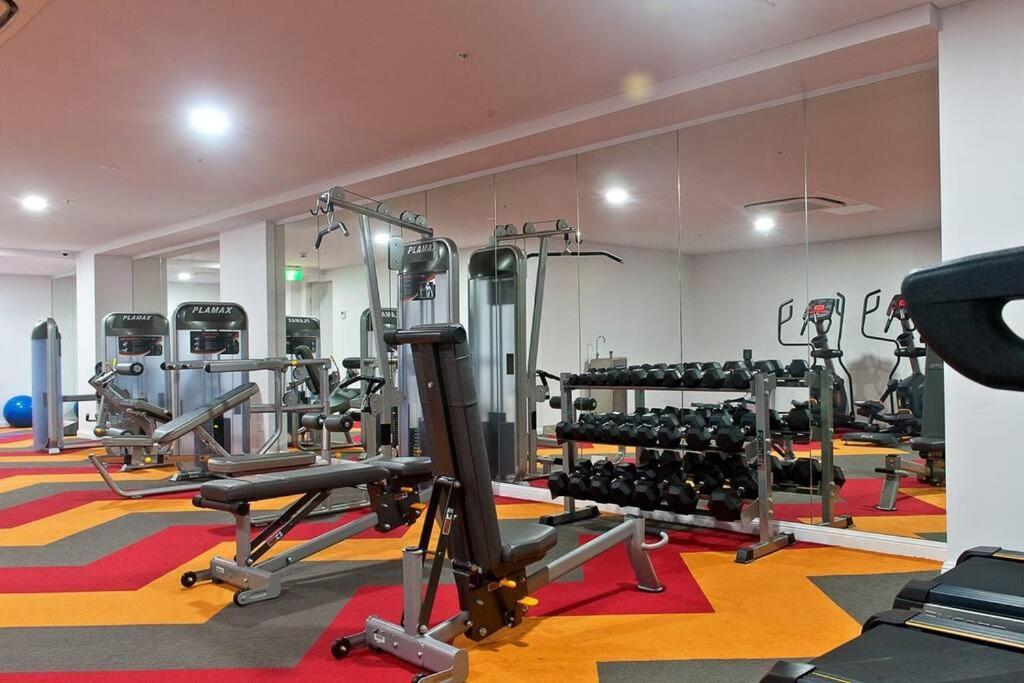 Four Bedroom Apartment With Facilities In Olympic Park ซิดนีย์ ภายนอก รูปภาพ