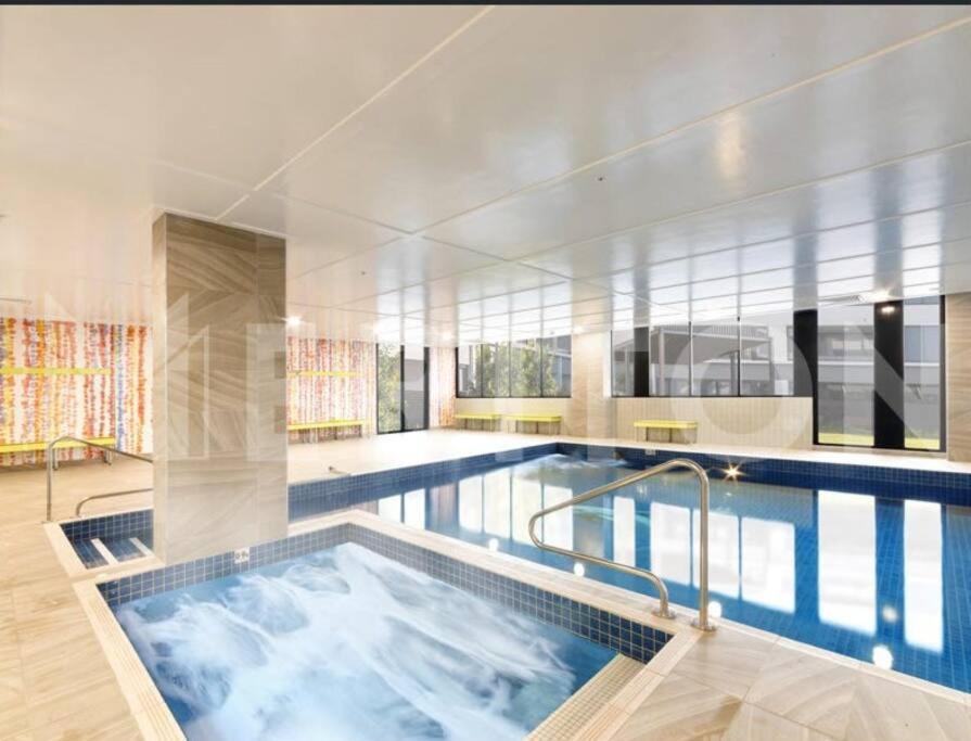 Four Bedroom Apartment With Facilities In Olympic Park ซิดนีย์ ภายนอก รูปภาพ